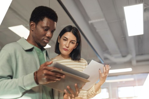 Wem kann ich Zalvus empfehlen?